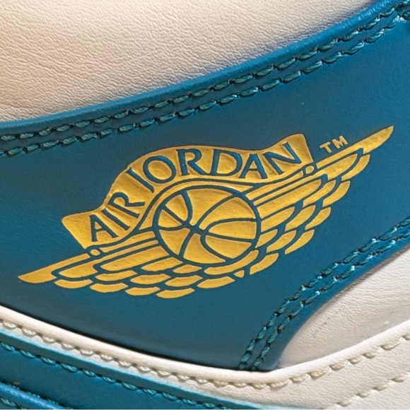 Nike Air Jordan 1 Mid Teal Blue White Gum Sole Men’s Size 10 DQ8426-400 Aquatone - Picture 10 of 12